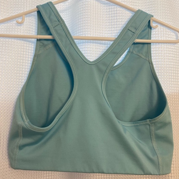 Nike workout top - Picture 3 of 4